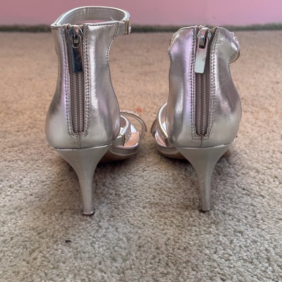 silver sparkle heels, 2 1/2 inch, size 6, bamboo brand - Picture 5 of 6